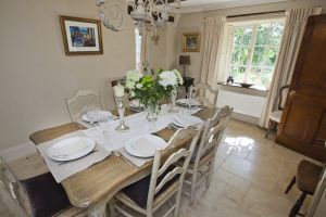 Gorgeous Scarah Cottage Ripley 27 sm.jpg